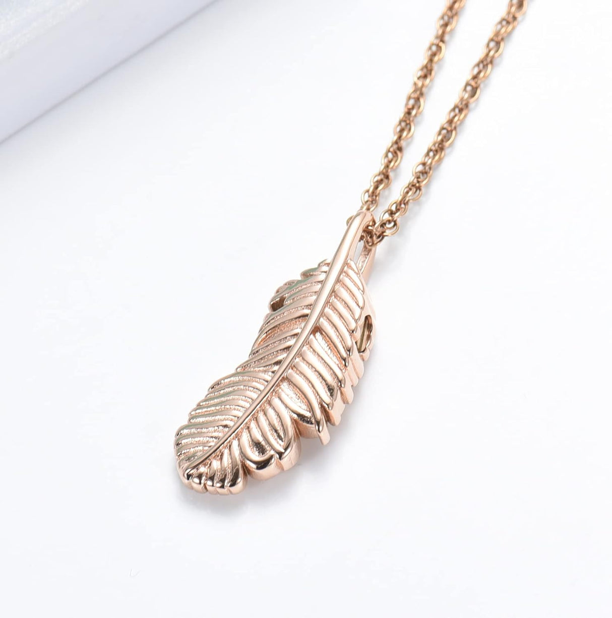 Collar de urna de ala de plumas shajwo para cenizas, Beige