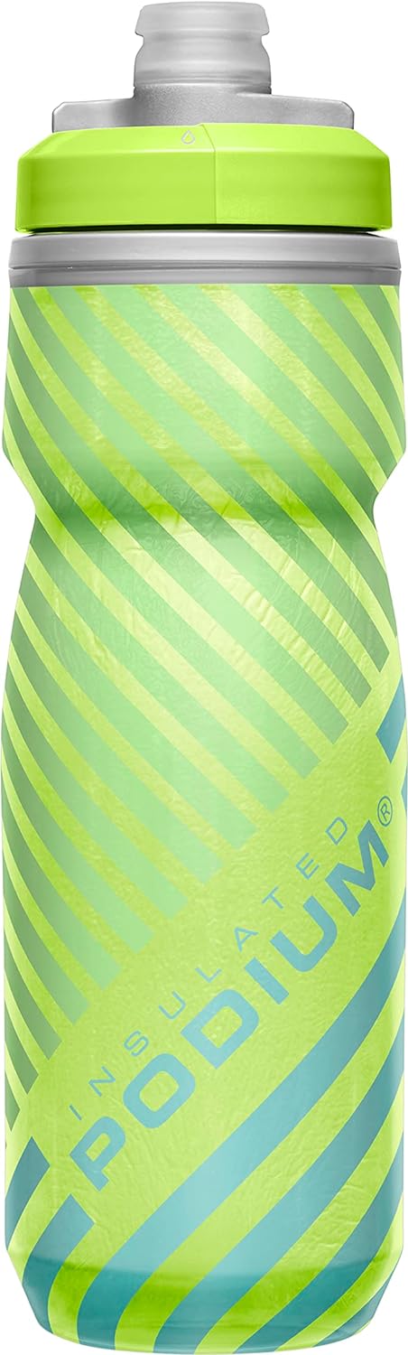 CamelBak Podium Chill Botella de agua aislada para bicicleta, botella fácil de apretar, se adapta a la mayoría de jaulas de bicicleta, 21 onzas, rayas limas/azules