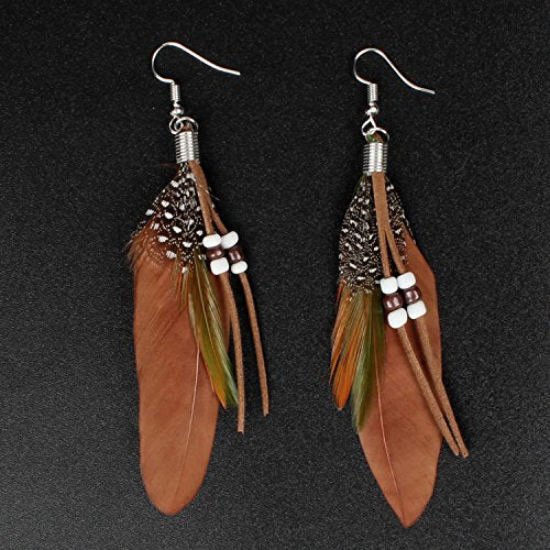 Pendientes de plumas lindos hechos a mano