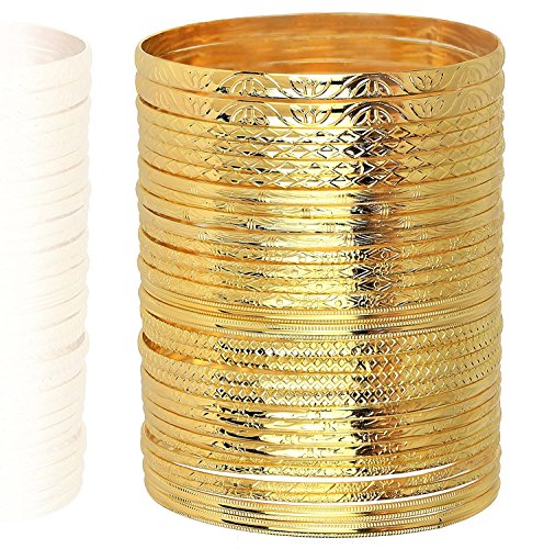 Juego de brazaletes con textura dorada