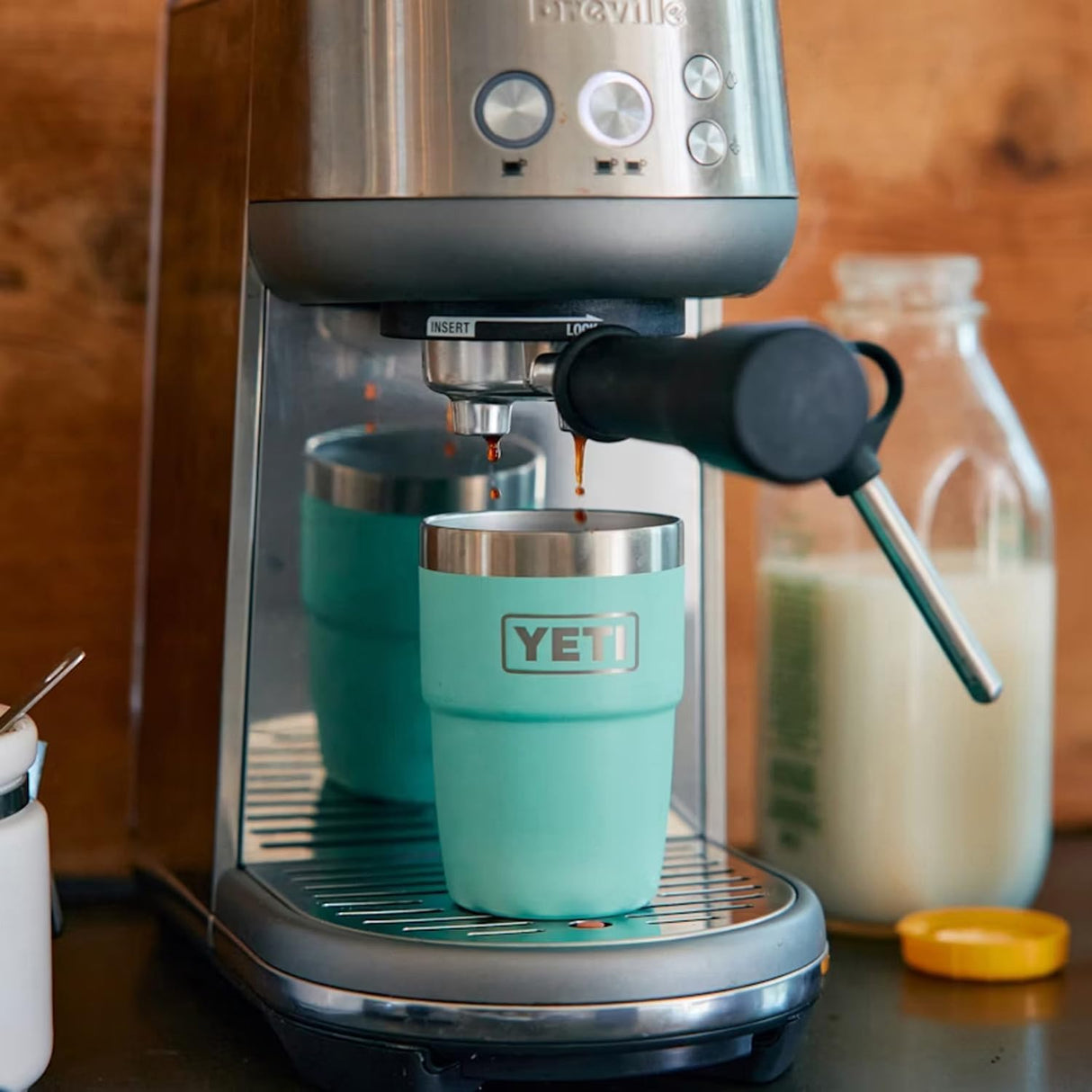 Taza de Espresso YETI 8 oz Acero Inoxidable Aislada con Tapa