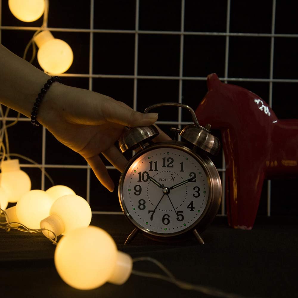 Reloj despertador con campana, luz de fondo, modelo 4