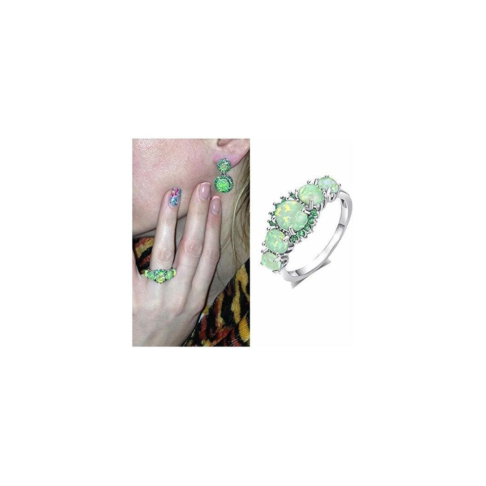 Anillo con piedras preciosas