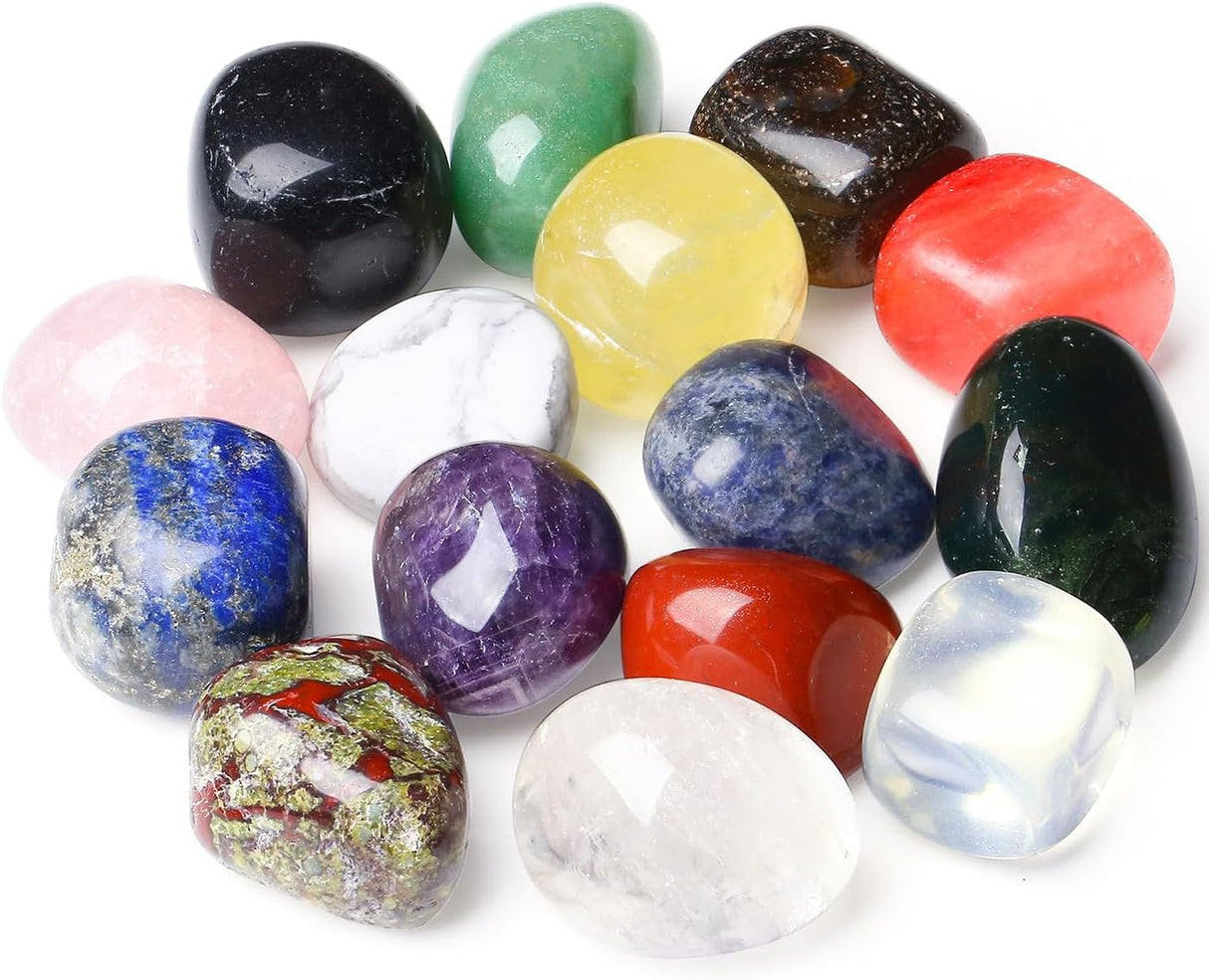 Conjunto de cristales naturales pulidos para decoración y energía.