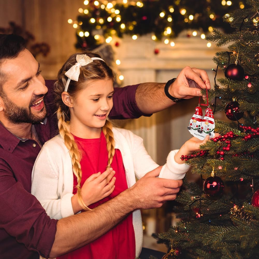 Adornos Navideños Gnome Personalizados para Familia 2024