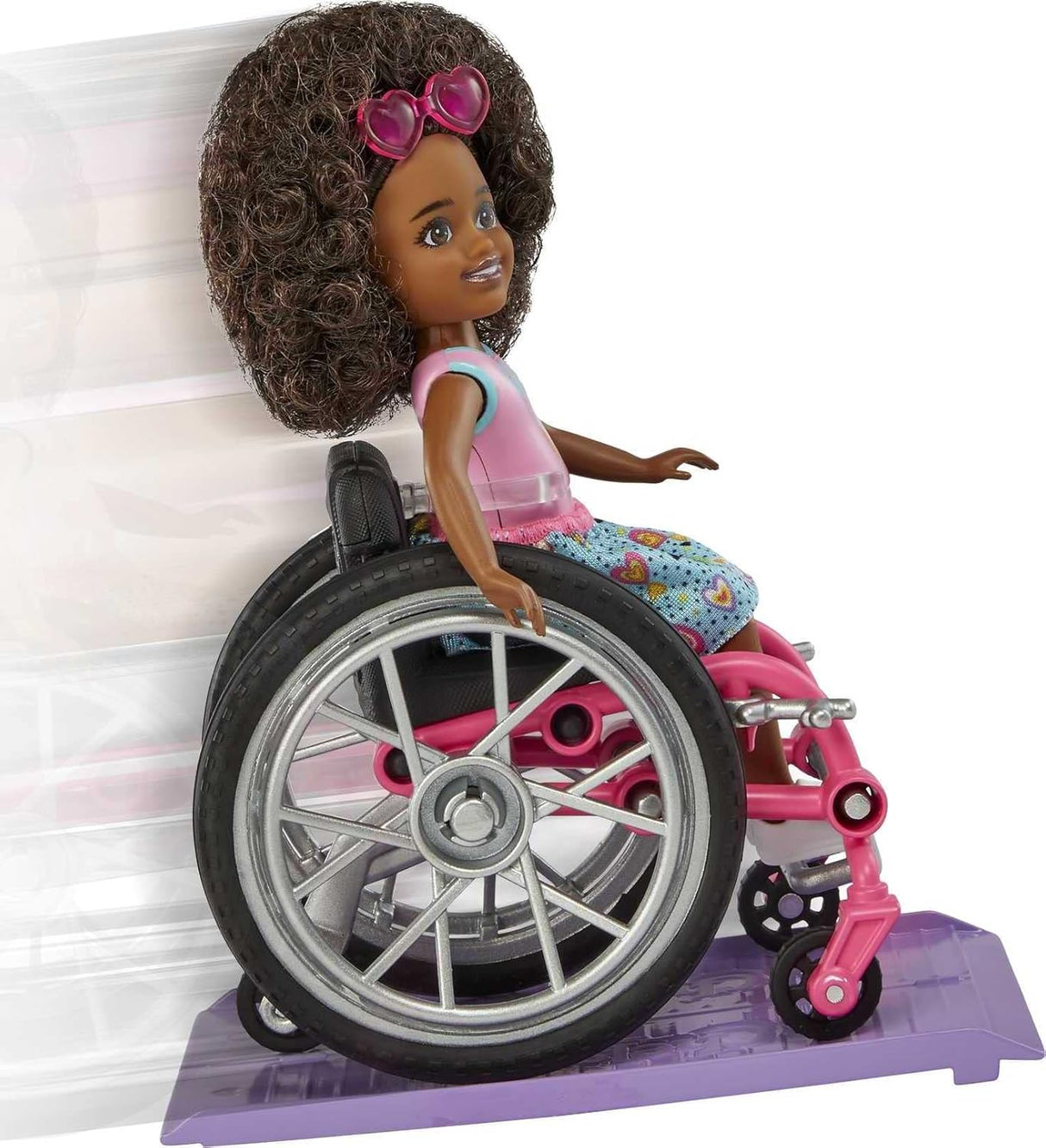 Barbie Chelsea Muñeca con Silla de Ruedas y Accesorios