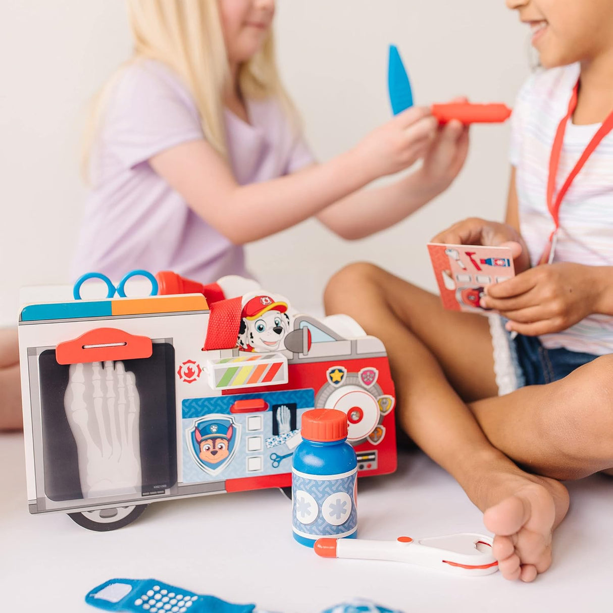 Kit de Rescate EMT de Madera PAW Patrol - 14 Piezas, Marshall