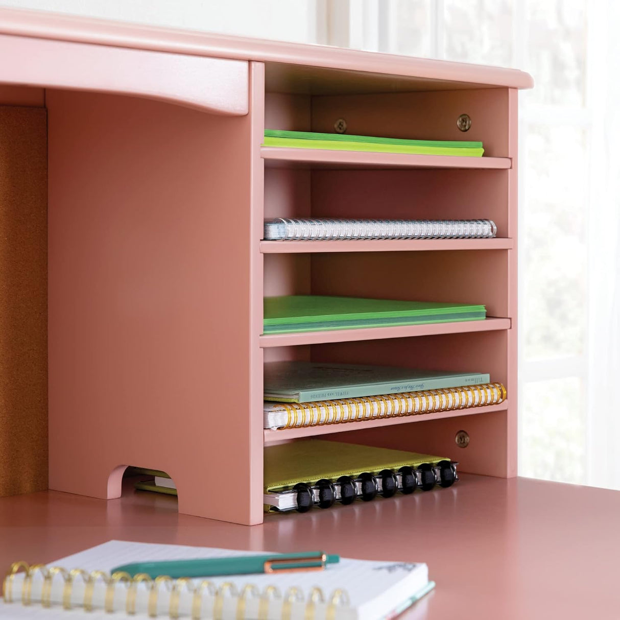 Juego de escritorio y silla para niños, Guidecraft, con estantes