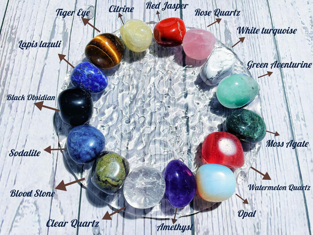 Conjunto de cristales naturales pulidos para decoración y energía.