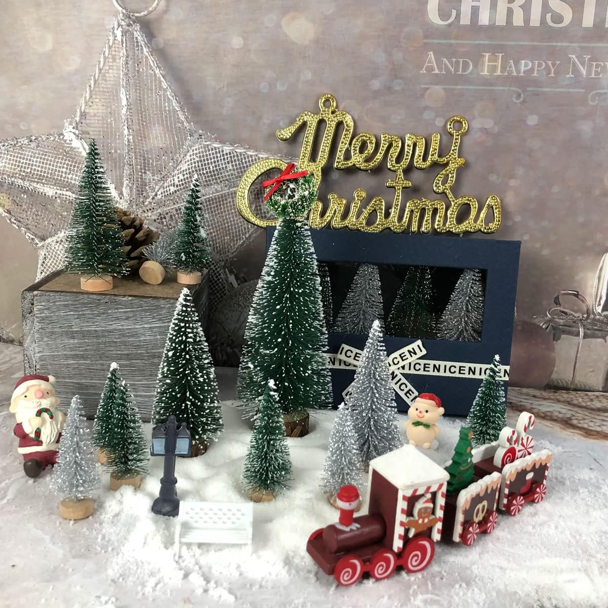 Mini Árboles de Navidad en Mini Botellas, 36 Piezas