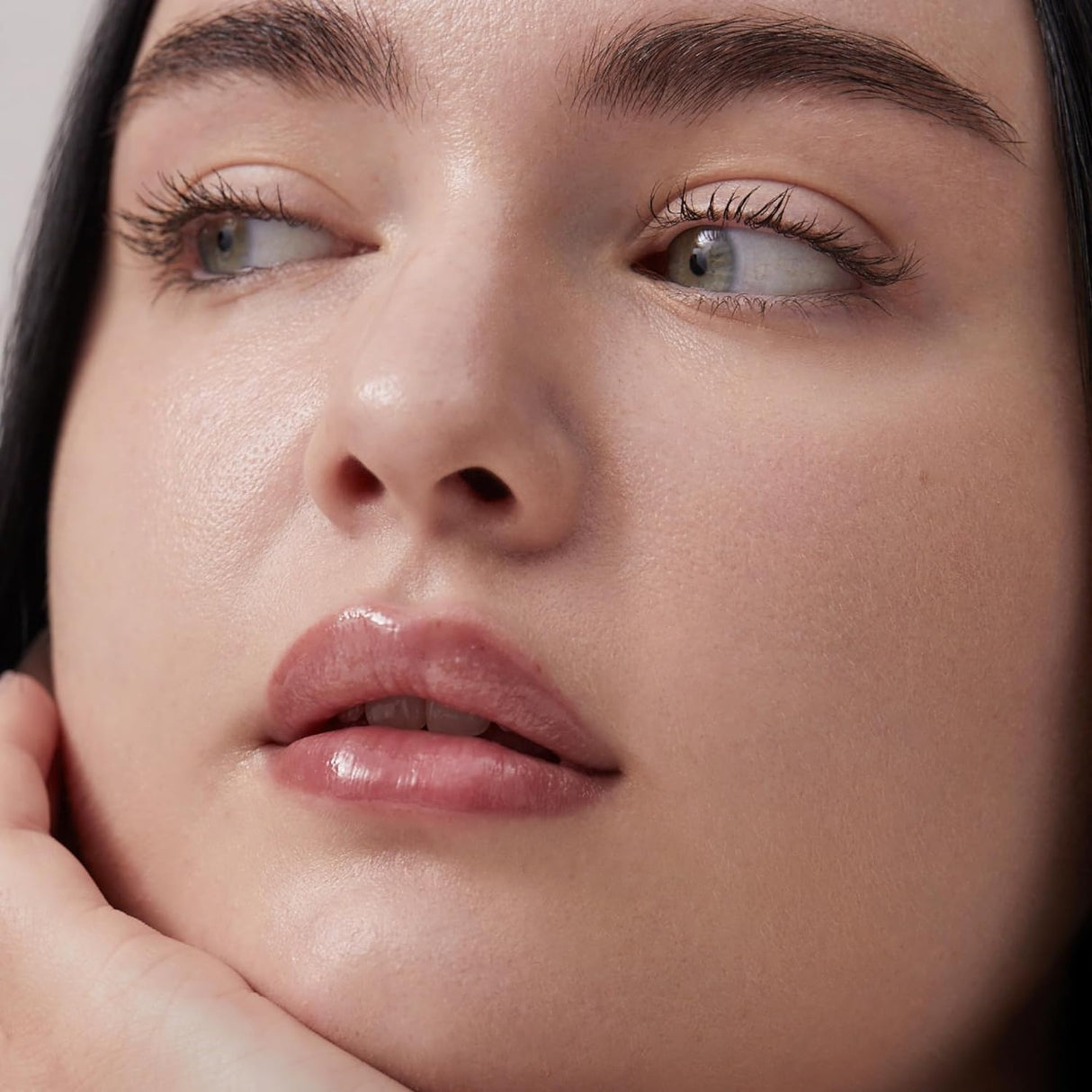 Crema Hidratante con Color y Ácido Hialurónico