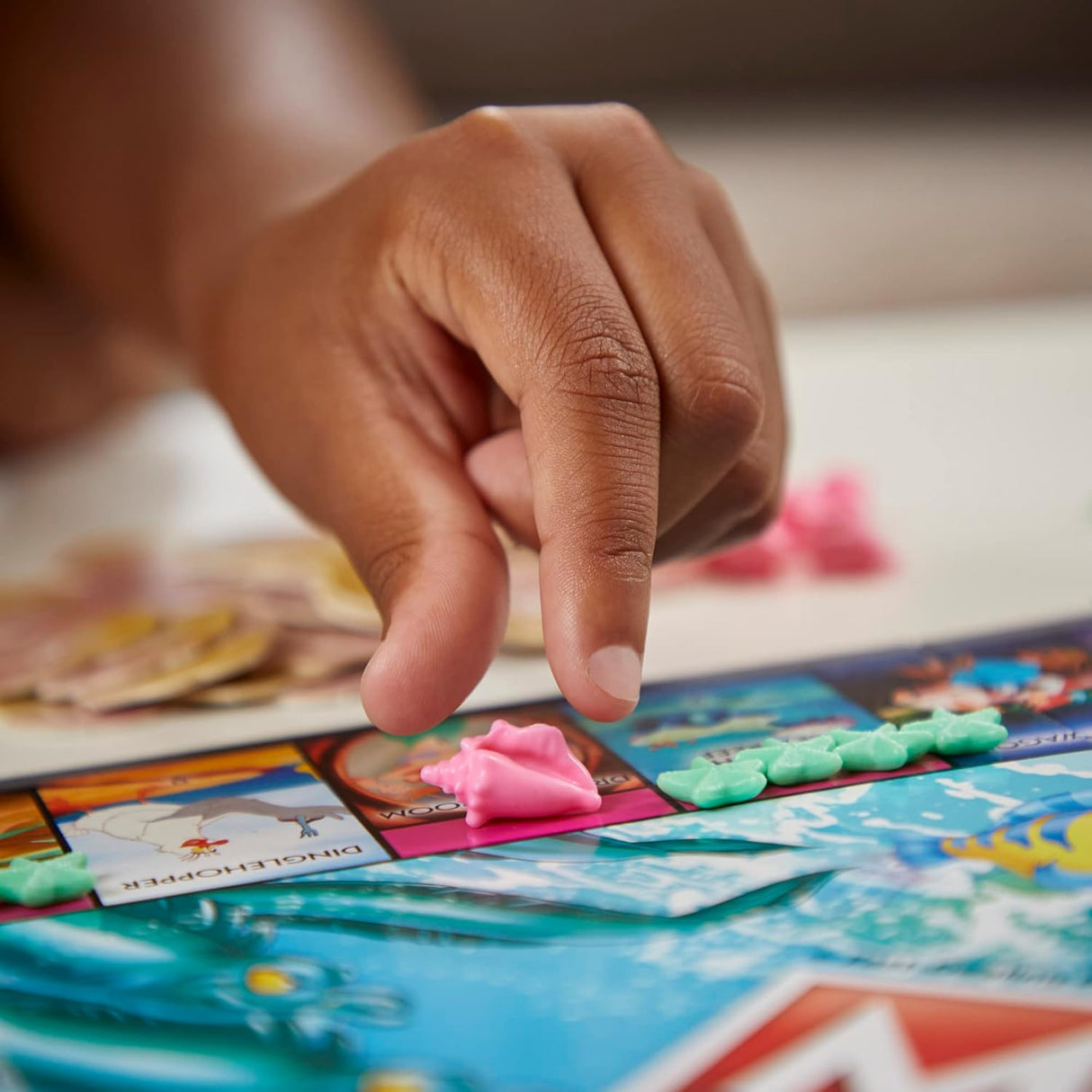 Monopoly Disney La Sirenita, Juego de Mesa, 2-6 Jugadores