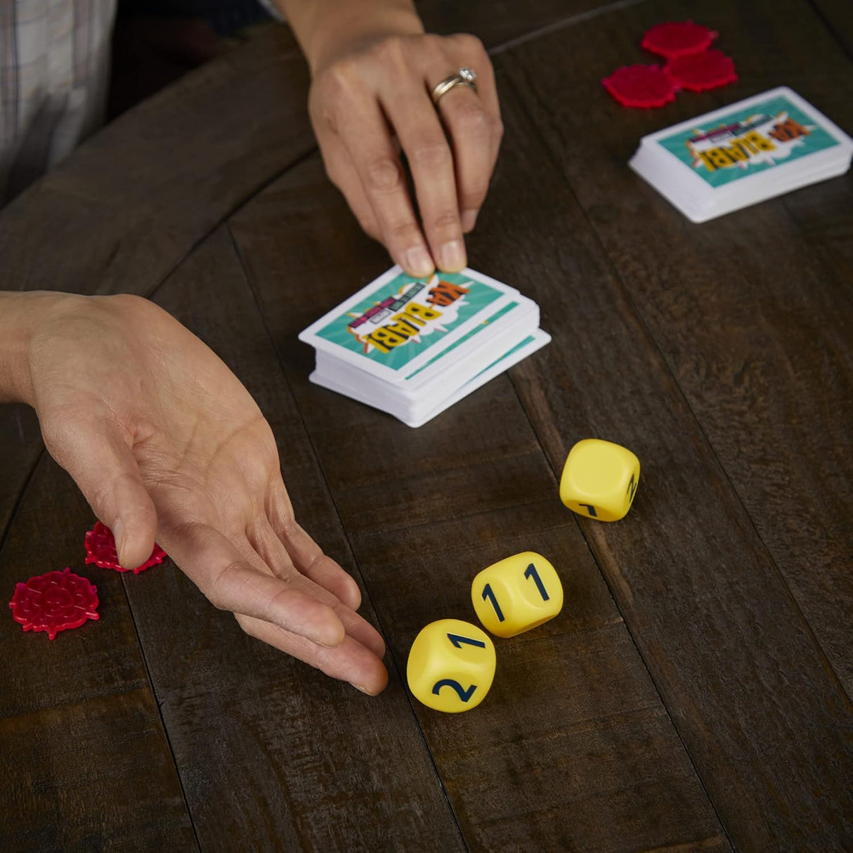 Juego Ka-Blab! de Hasbro Gaming, familiar y divertido para 2-6 jugadores