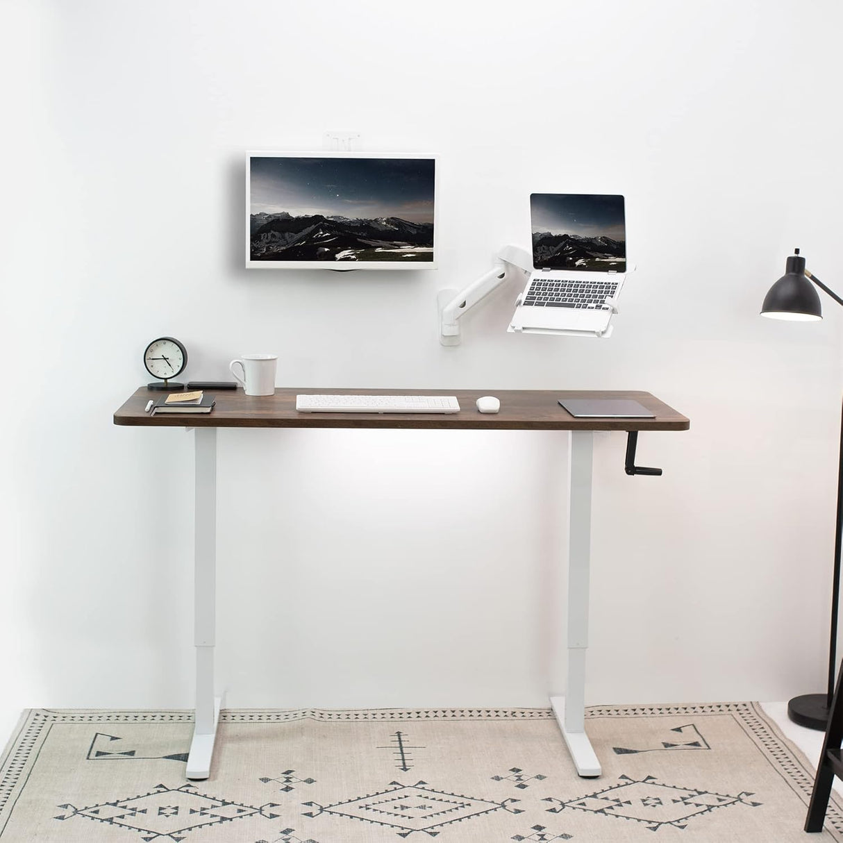 Soporte de pared ajustable VIVO para monitor 17-32, MOUNT-VW01AW