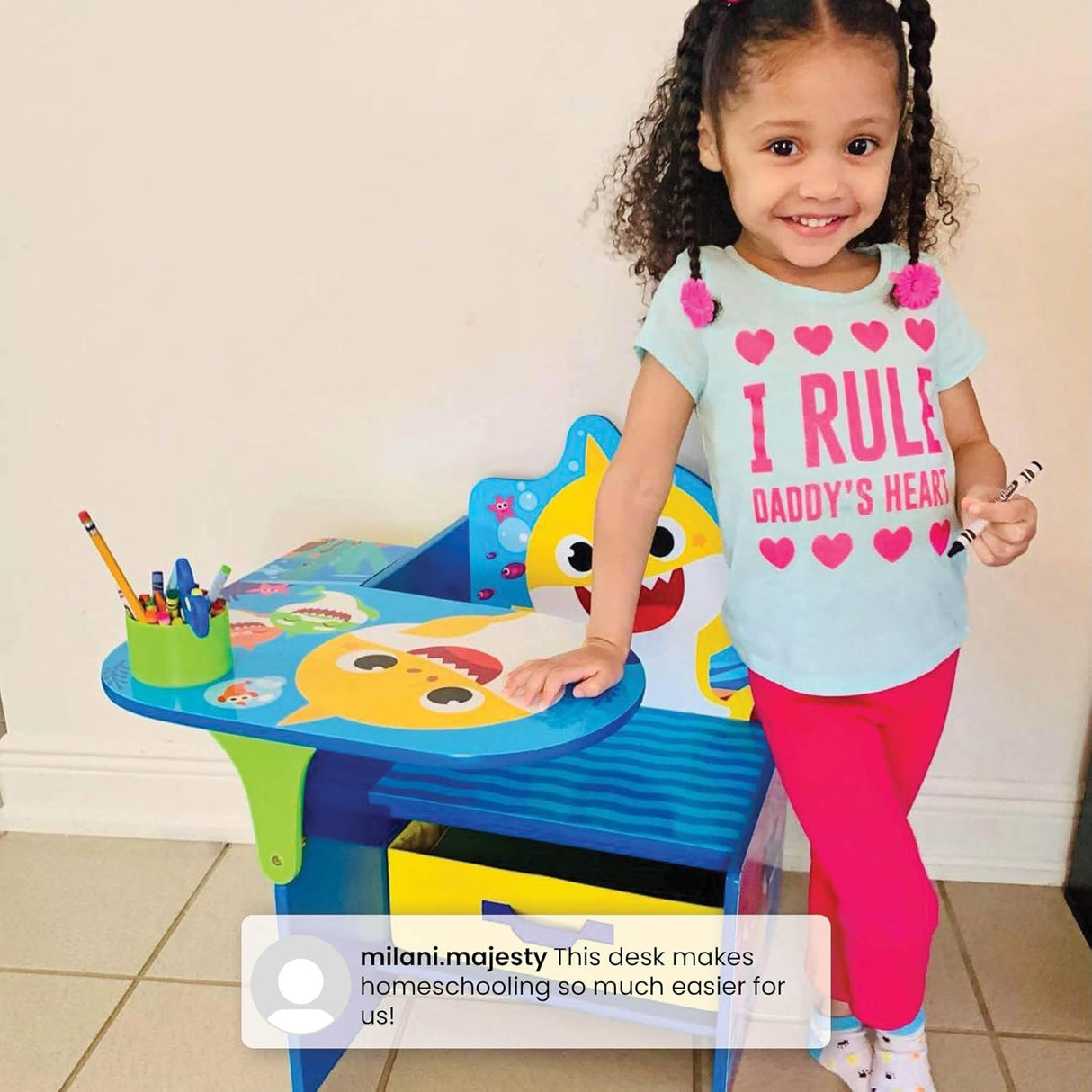 Escritorio con silla de Bebé tiburón con compartimento