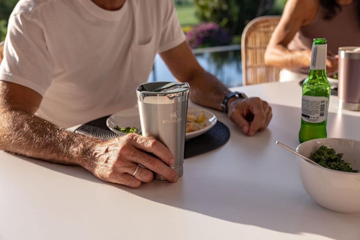Vaso de pinta aislado al vacío