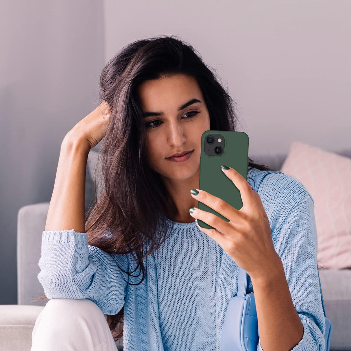 Cordking Funda diseñada para iPhone 13, funda protectora de silicona ultra delgada a prueba de golpes con forro de microfibra suave antiarañazos, 6.1 pulgadas, verde alpino