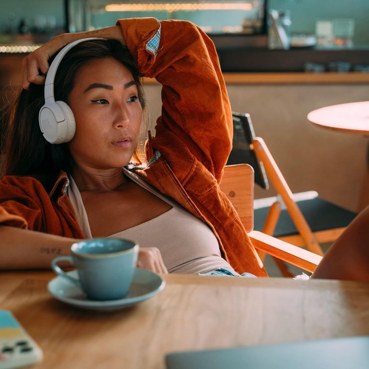 Auriculares JBL Tune 520BT, inalámbricos, 57h batería, ligeros