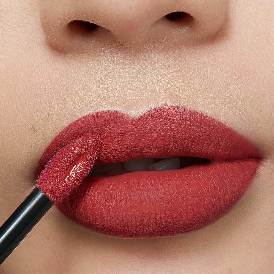 Lápiz labial líquido de tinta mate altamente pigmentado