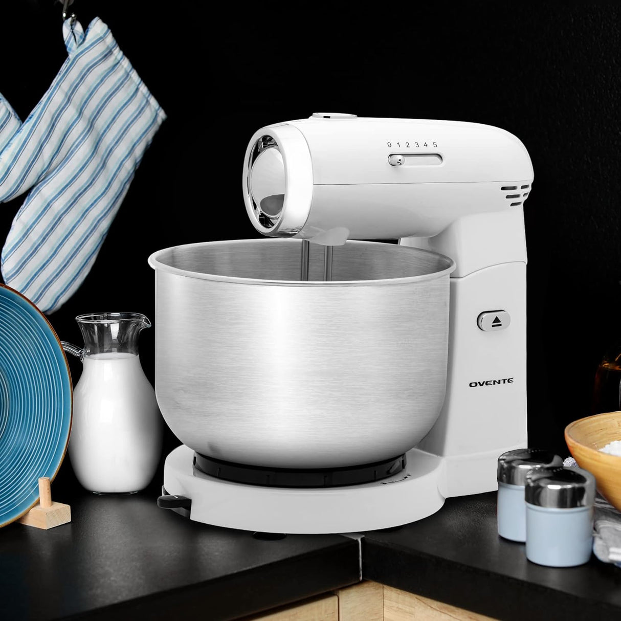 Batidora de pie OVENTE 3.5L, 5 velocidades, 250W SM680W