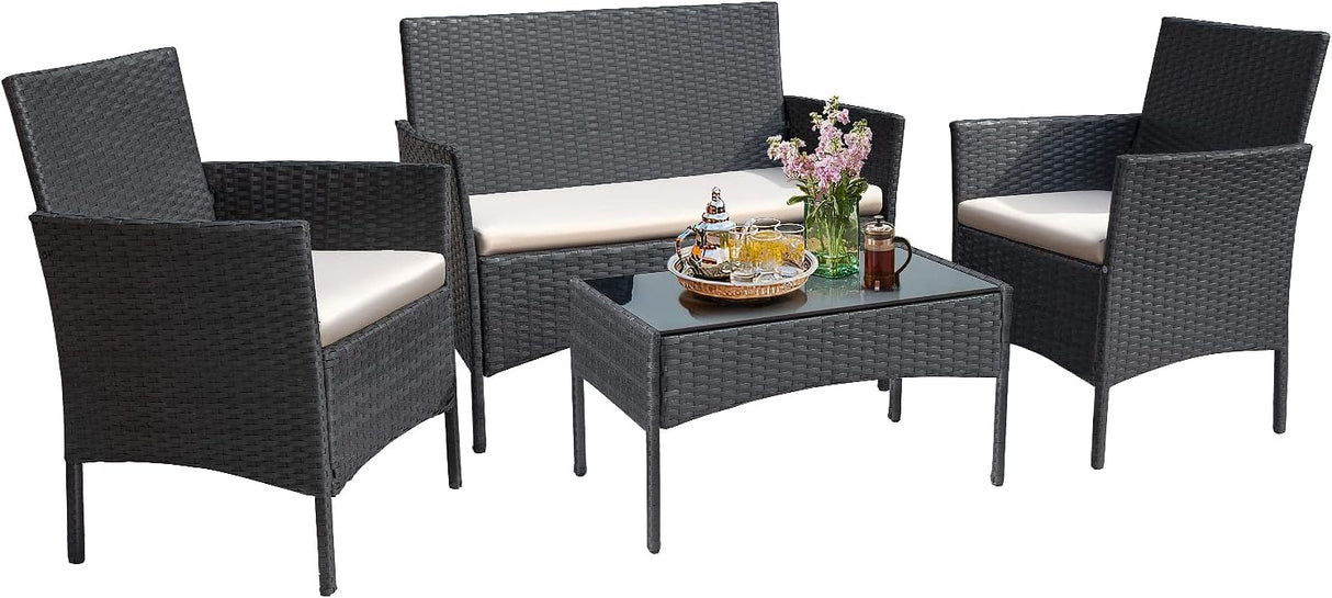 Greesum Muebles de patio de 4 piezas para conversación al aire libre, sillas de mimbre para jardín, balcón, porche, sofá biplaza junto a la piscina con cojín y mesa de cristal, negro y beige