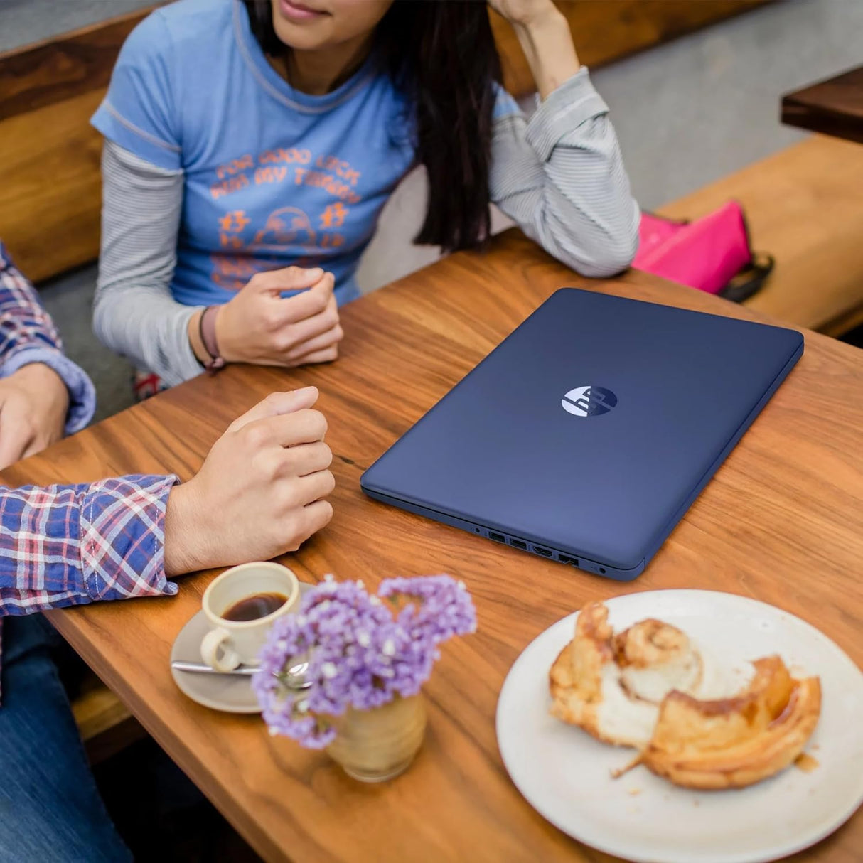 Laptop HP 14 HD | Procesador Quad-Core, 8GB RAM, 576GB SSD