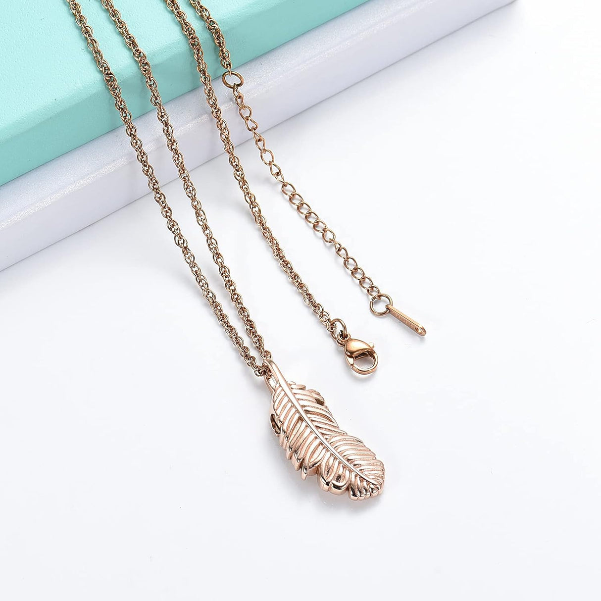 Collar de urna de ala de plumas shajwo para cenizas, Beige