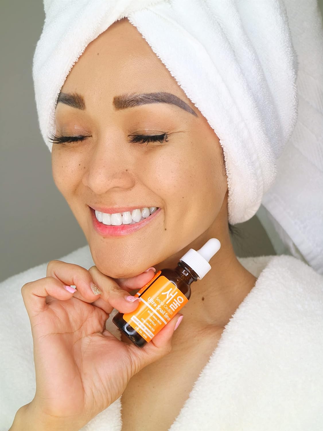 Suero Facial de Mucina de Caracol al 97.5% con Ácido Hialurónico