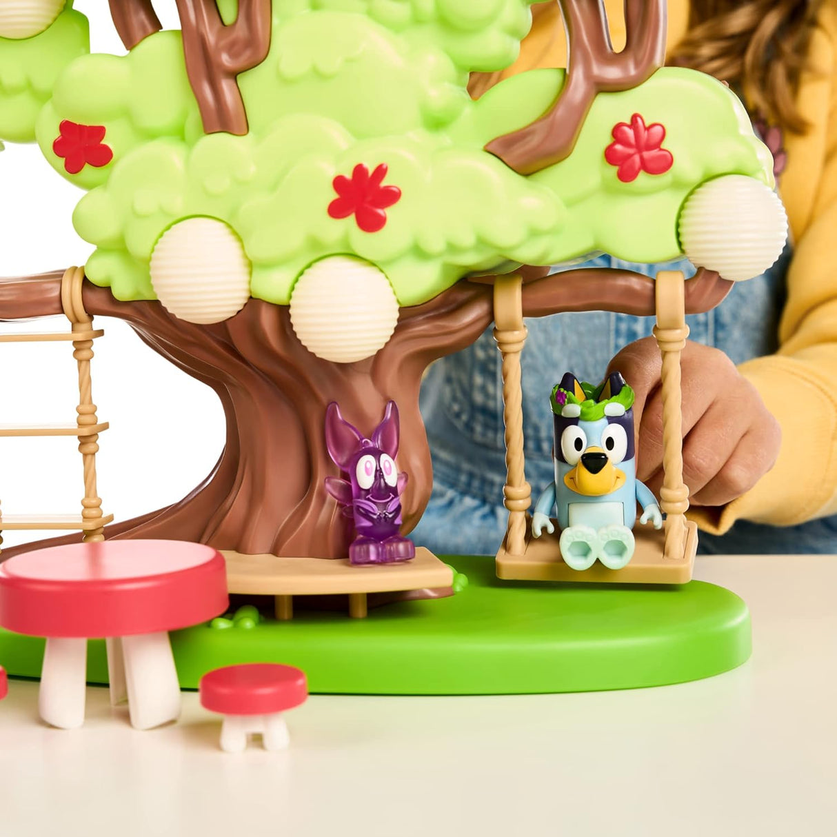 Juego de Árbol BLUEY con Escondite, Figuras y Accesorios