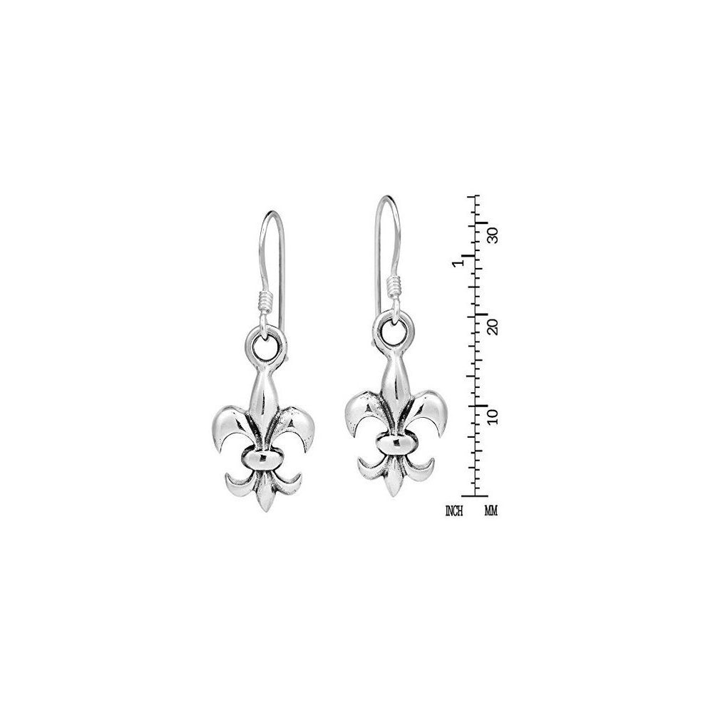 Aretes con diseño de flor de lis