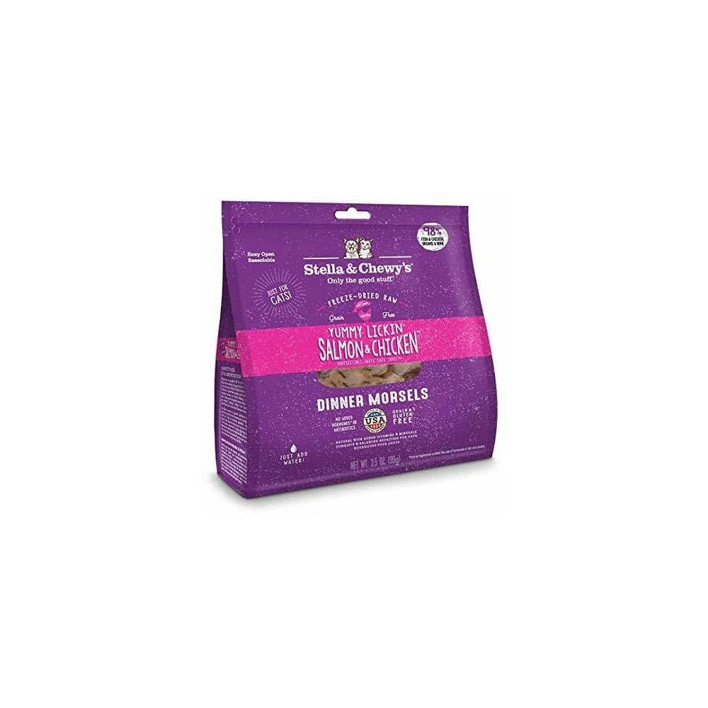 Bocadillos liofilizados crudos para gatos.