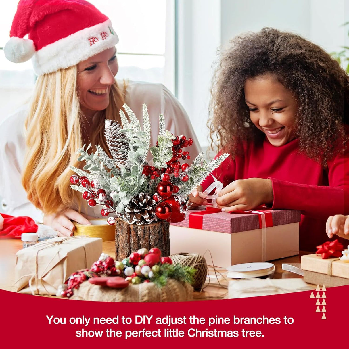 Árbol de Navidad Pequeño Hatisan con Adornos y Piñas (2 Pck)