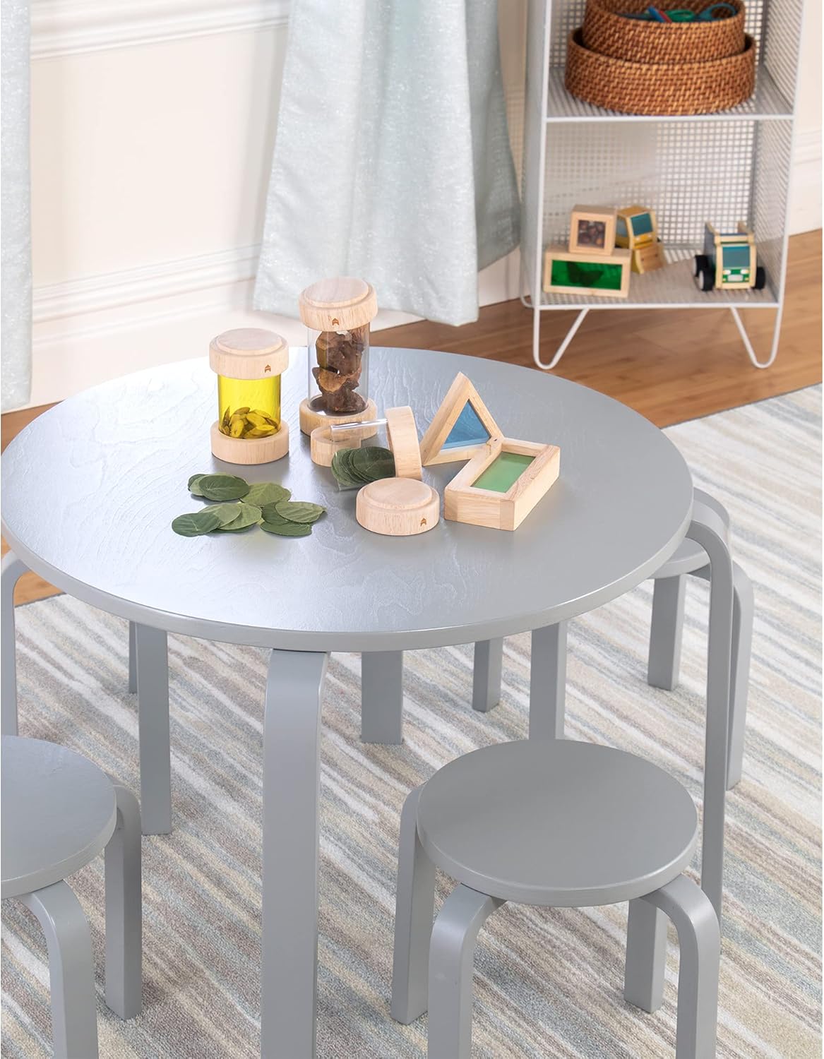 Juego de mesa y sillas nórdicas para niños pequeños gris