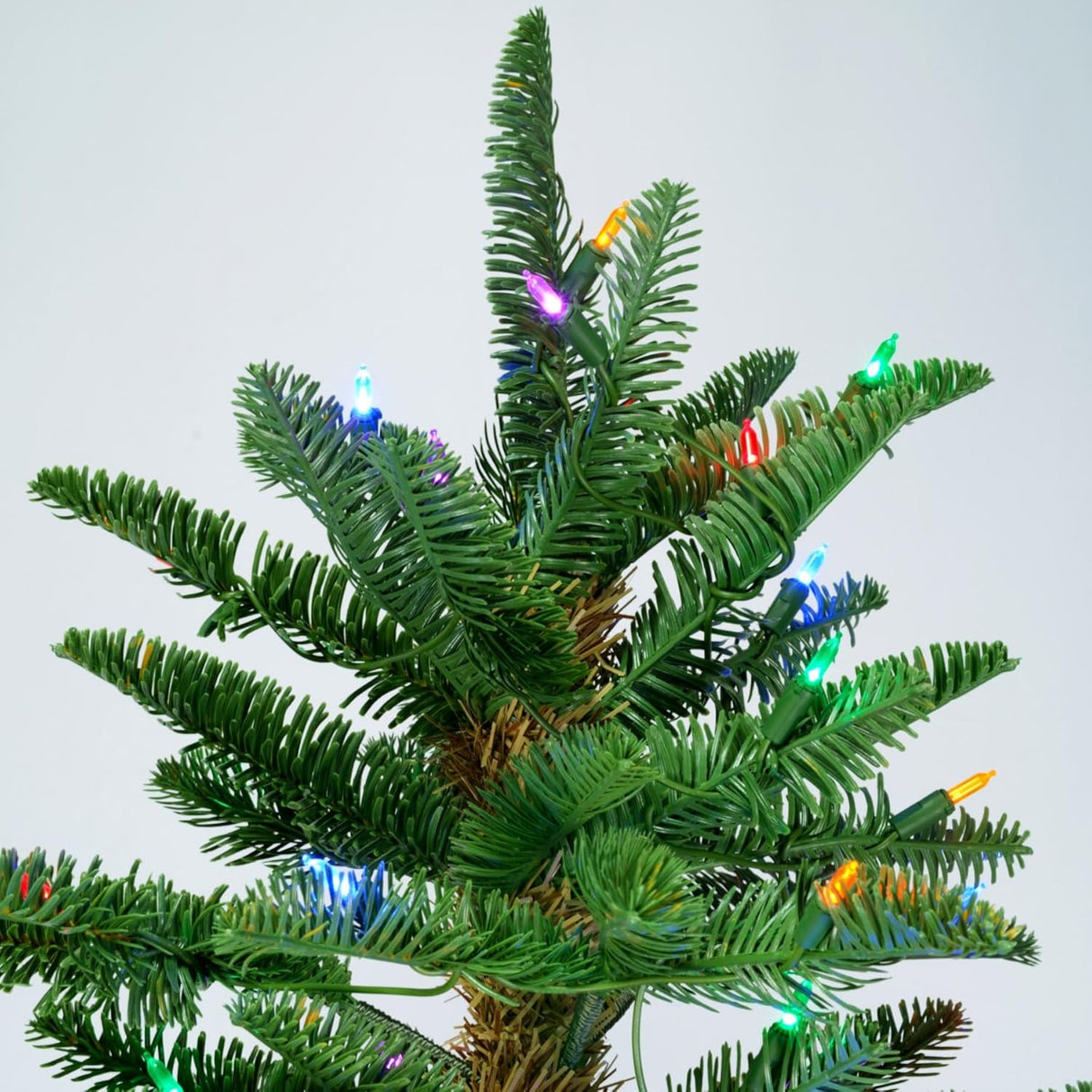 Árbol de Navidad YULETIME 6.5ft Preiluminado con luces LED