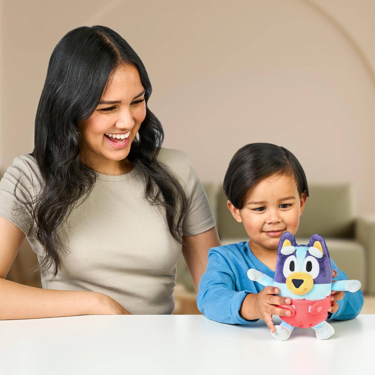 Juguete de peluche Bluey con pañal extraíble - Amigo