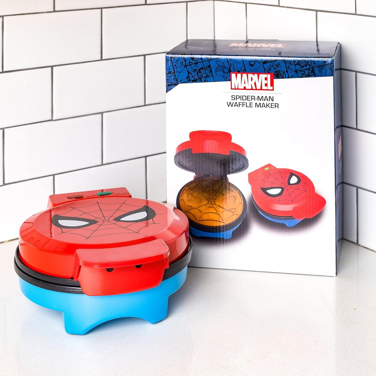 Waffle Maker Uncanny Brands Spiderman - Máscara de Spidey