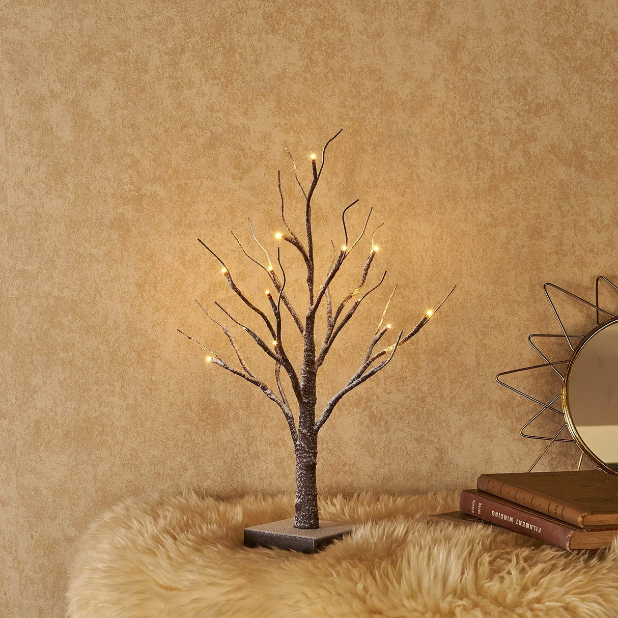 Árbol Pequeño Artificial Hairui con 24 LED, 18IN, Batería