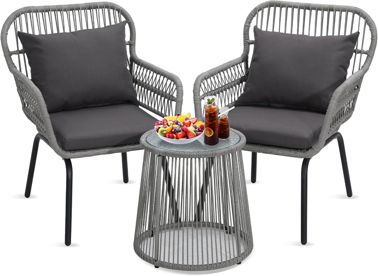 Wildformers Juego de 3 piezas de mimbre de mimbre, juego de conversación al aire libre, juego de muebles de mimbre con mesa superior de cristal, ahorro de espacio para balcón, patio trasero, gris