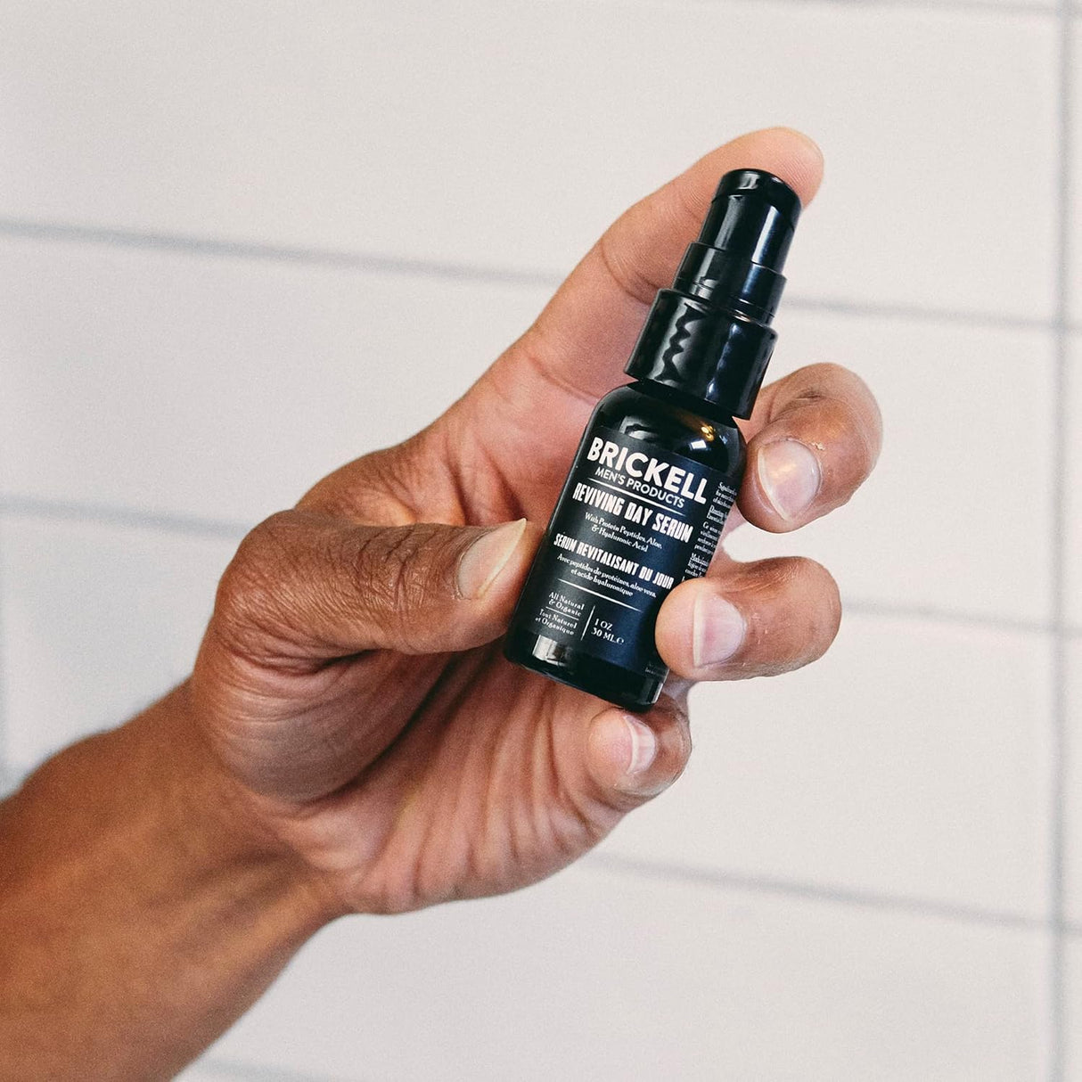 Suero hialurónico antienvejecimiento para hombre Brickell