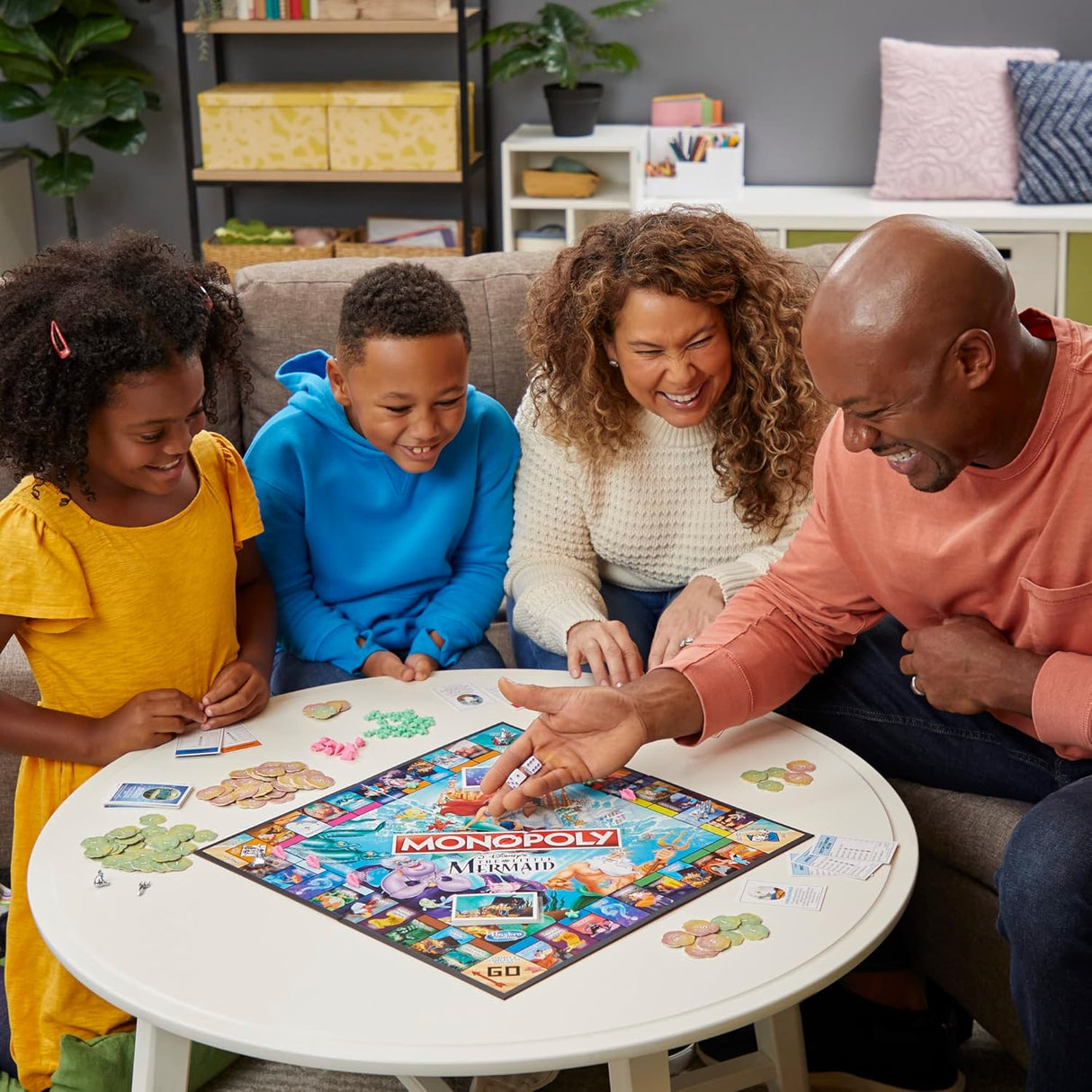 Monopoly Disney La Sirenita, Juego de Mesa, 2-6 Jugadores