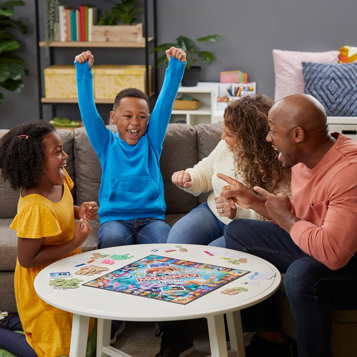 Monopoly Disney La Sirenita, Juego de Mesa, 2-6 Jugadores