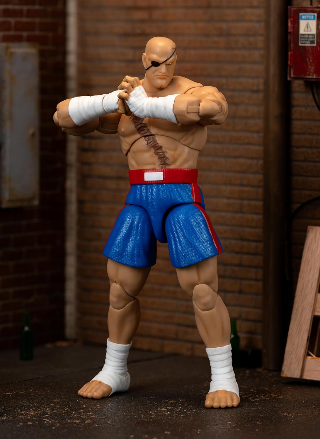 Figura de acción Sagat Street Fighter II Jada, articulada, accesorios y soporte, 7.6