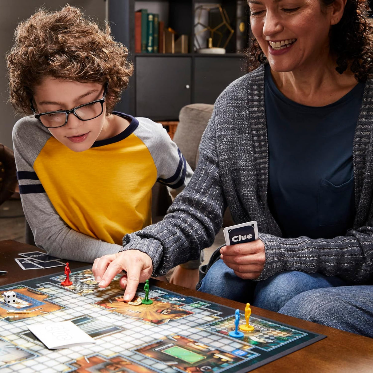 Juego de mesa Clue de Hasbro, para 2-6 jugadores, 8+ años