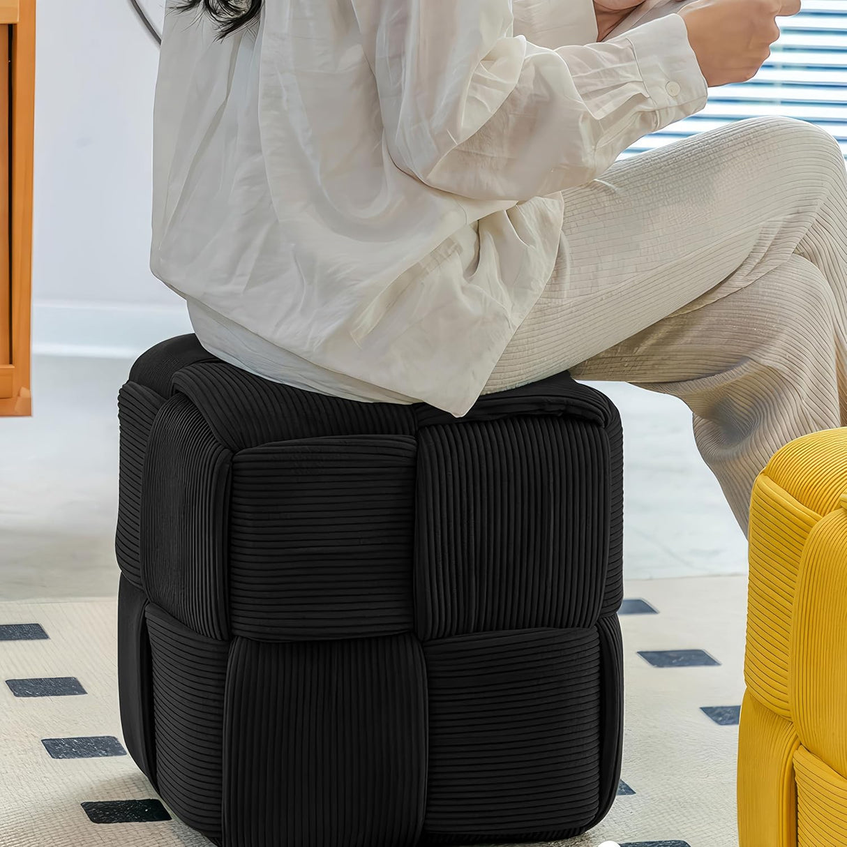 Ottoman reposapiés suave y cómodo diseño de corduroy cuadrado