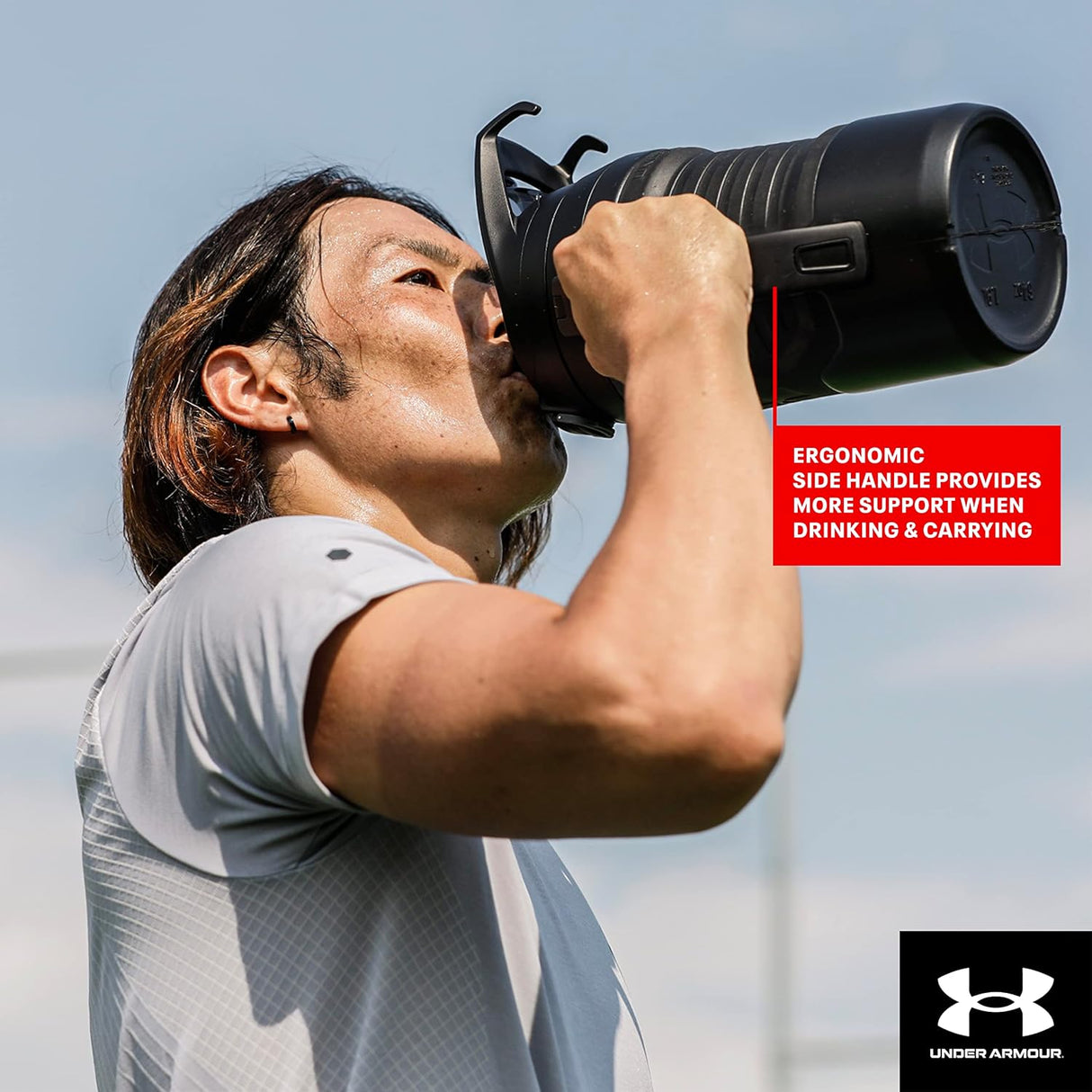 Under Armour, Playmaker Jug - Botella deportiva de agua con asa, aislamiento de espuma y resistente a fugas, 64 onzas y 32 onzas