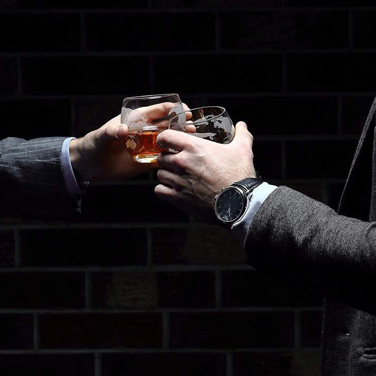 Decantador de whisky de vidrio NutriChef 750ml set con vasos NCGDS19