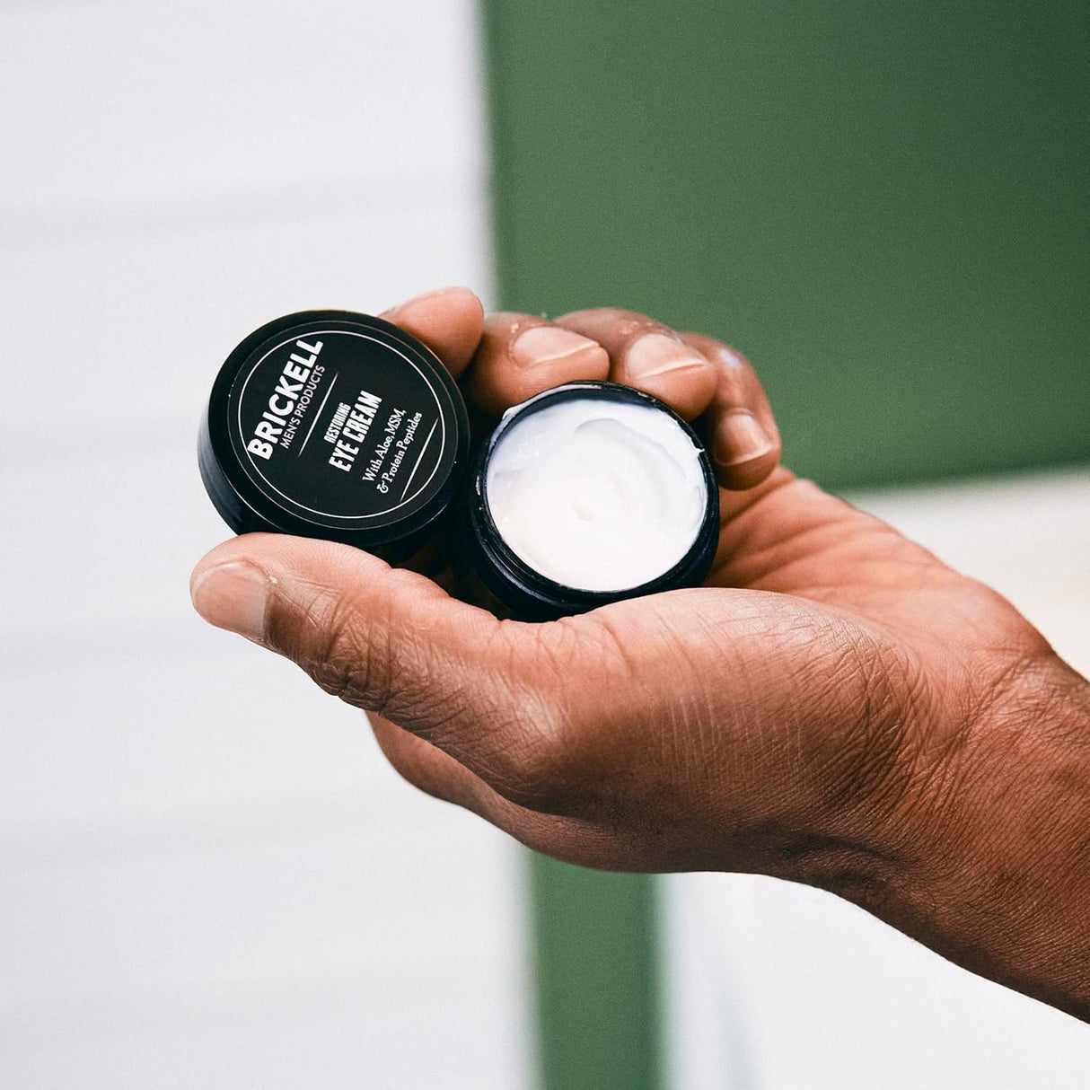 Crema facial antiarrugas y crema para ojos Brickell Men's