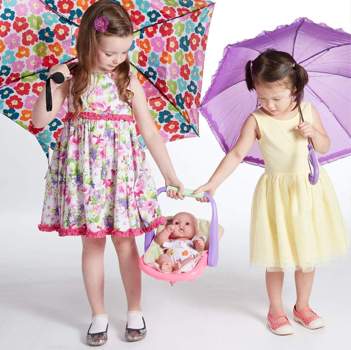 Muñeca JC Toys 14 con Silla de Auto, Posable y Impermeable