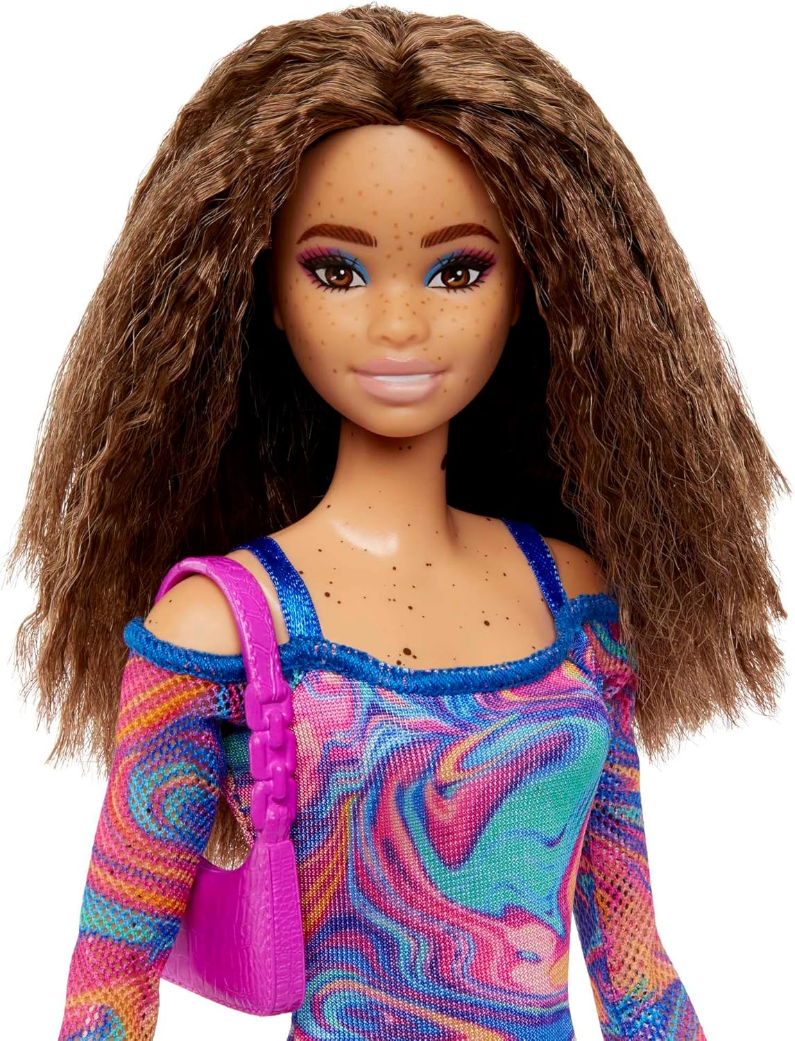 Barbie Fashionistas Muñeca #206 con cabello rizado y pecas