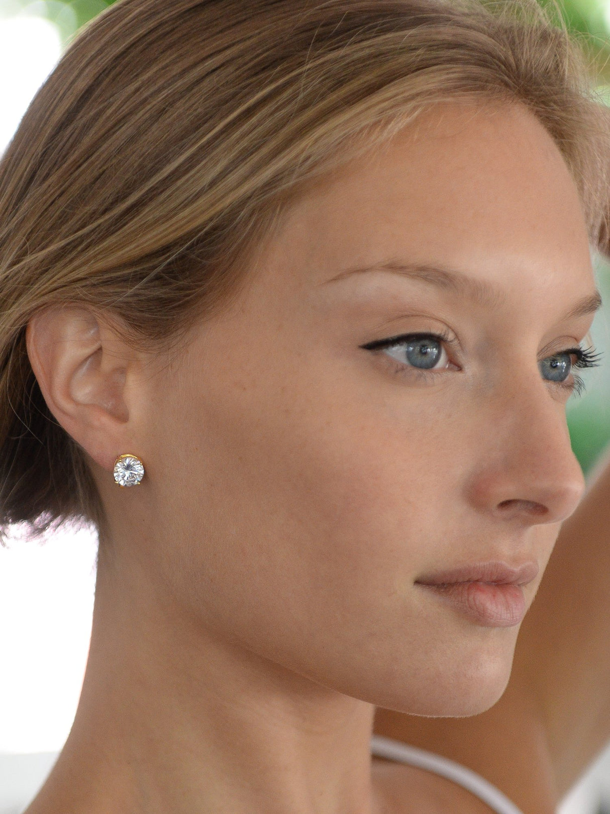 Pendientes con clip Mariell de 14 quilates chapados en oro